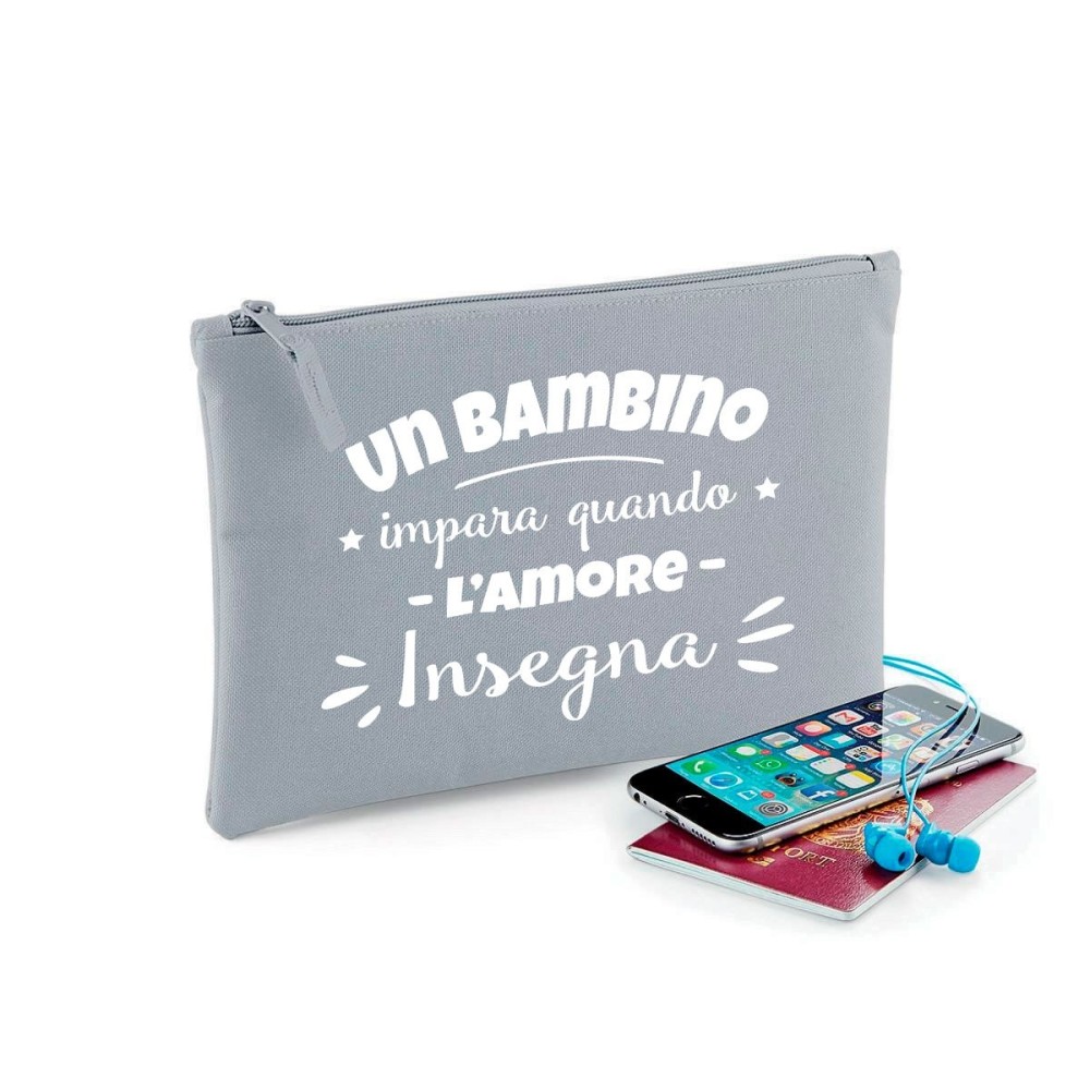 Pochette "Un bambino impara quando l'amore insegna" personalizzata con nome