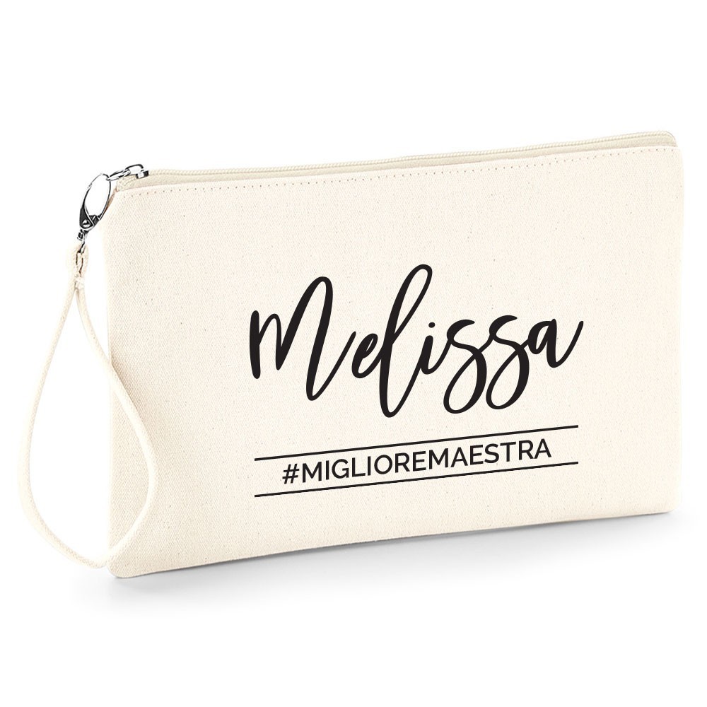 Pochette personalizzata con il nome della maestra e frase o hashtag
