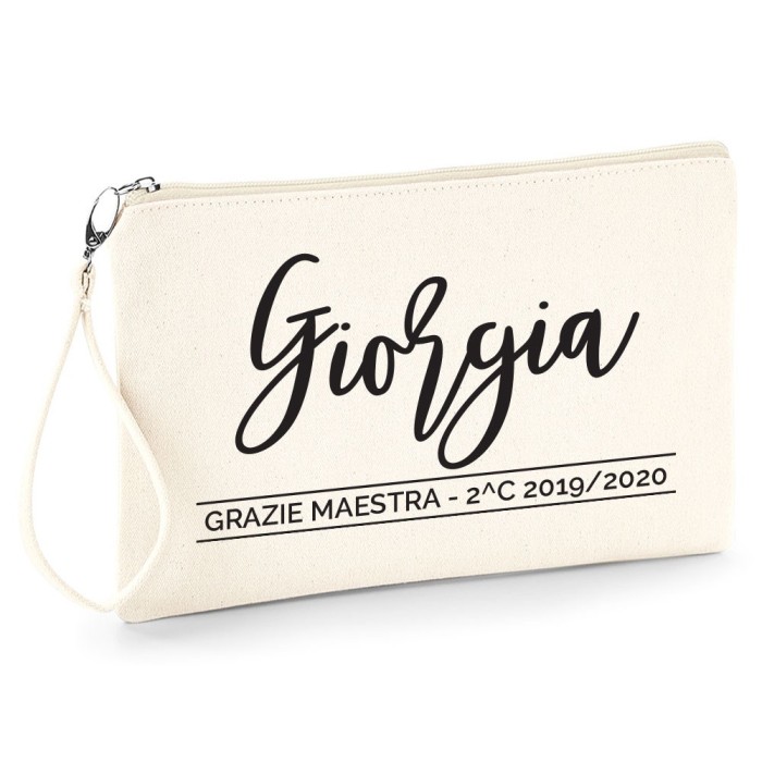 Pochette personalizzata con il nome della maestra e frase o hashtag