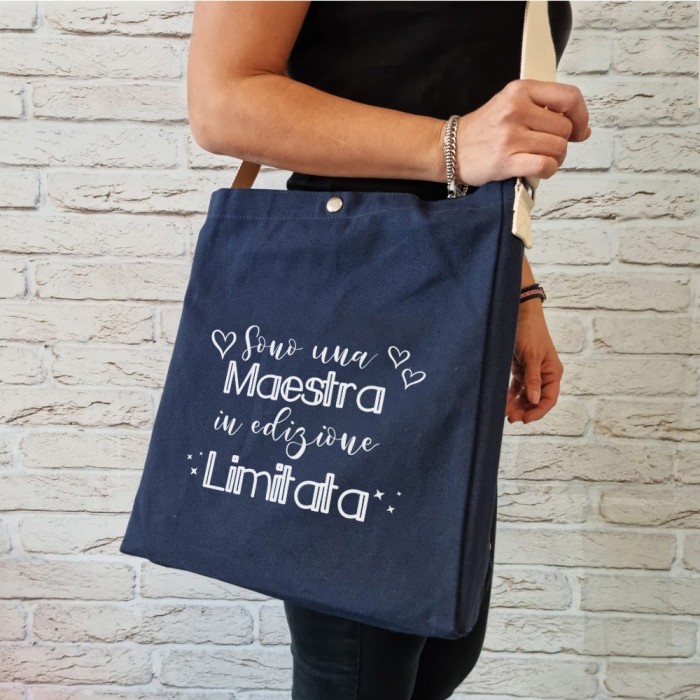 Shopper a Tracolla regalo per una Maestra in edizione limitata personalizzata con nome e classe