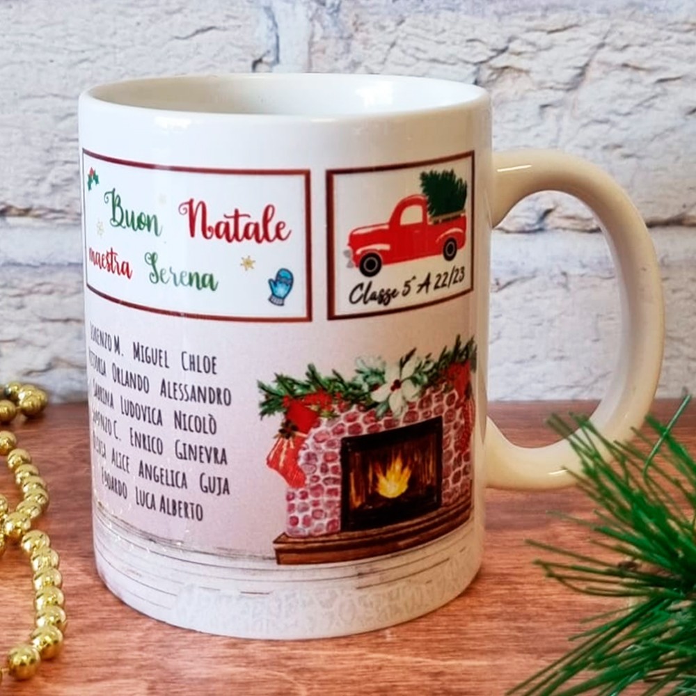 Tazza per Natale con avatar maestra, personalizzata con classe e nomi bambini