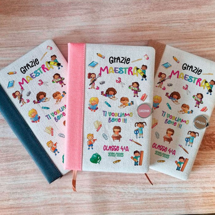 Taccuino regalo per la maestra della scuola elementare, personalizzato con colorato design con bambini, nome e classe