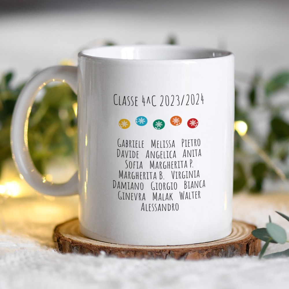 Tazza regalo di Natale per maestra, maestro, cuoca, collaboratrice scolastica, con avatar natalizio e nomi bambini