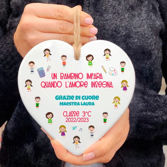 Cuore in ceramica con dedica per la maestra e nome