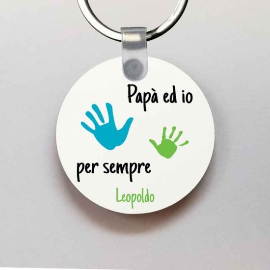 Portachiavi tondo in legno personalizzato con Impronti manine e il nome del bambino