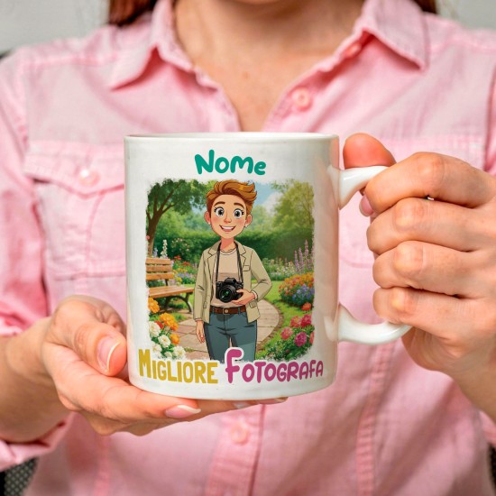 Tazza personalizzata per mestiere fotografa con avatar personalizzato, nome e dedica